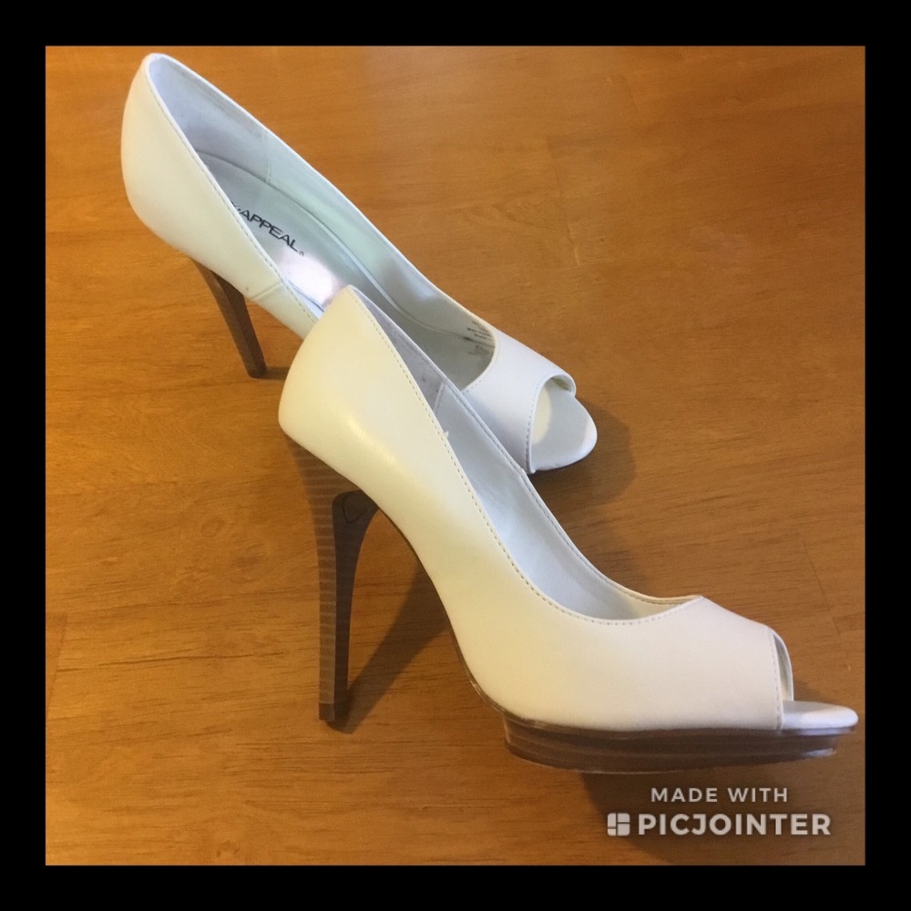 Open toe pumps